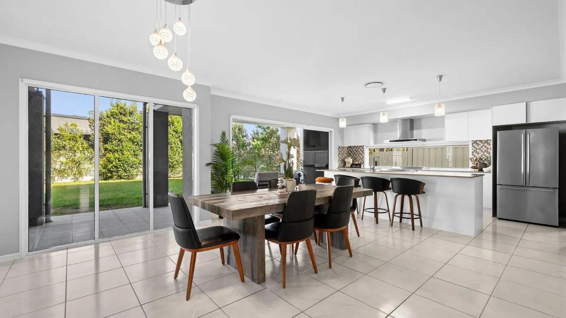 Sunset House At Pelican Waters Feriehus