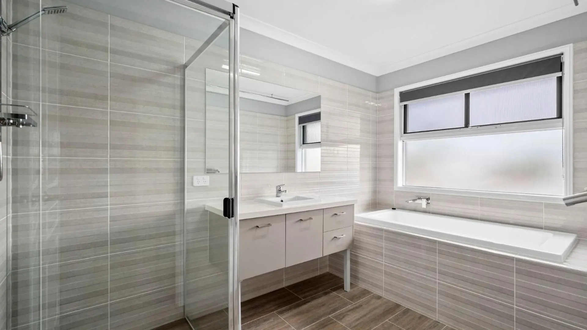 Sunset House At Pelican Waters 0*,