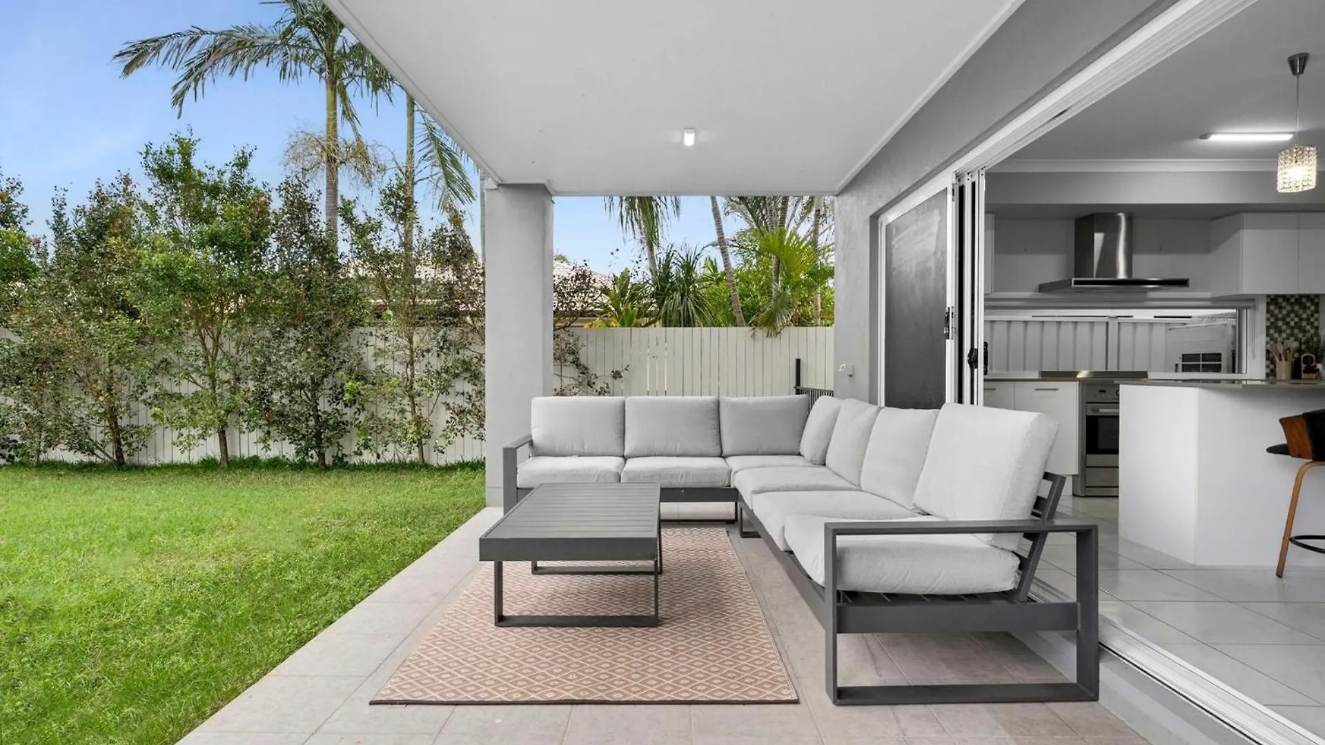 Sunset House At Pelican Waters